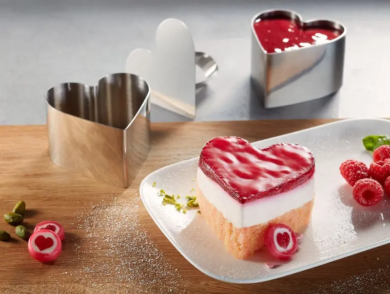 Forma Heart-Shaped Dish Ring For Stylish Table Presentation 1