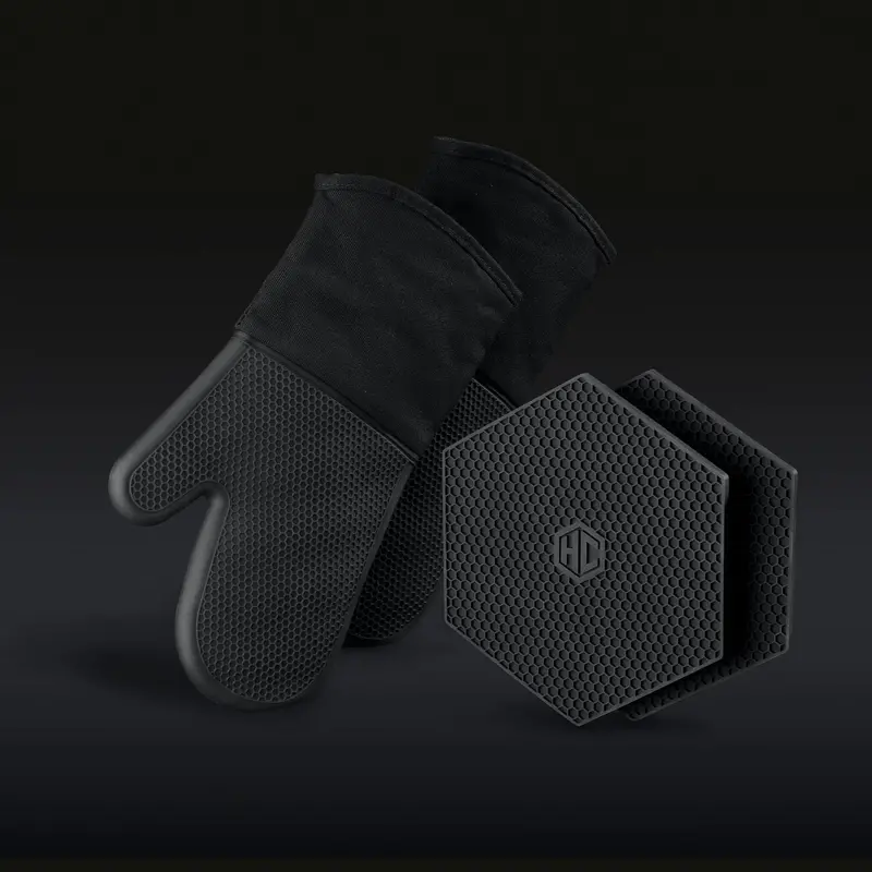 Hexclad Heat-Resistant Hot Mitt And Silicone Trivet Duo 1