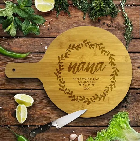 Holiday Wreath Serving Board – Round Bamboo Platter 1